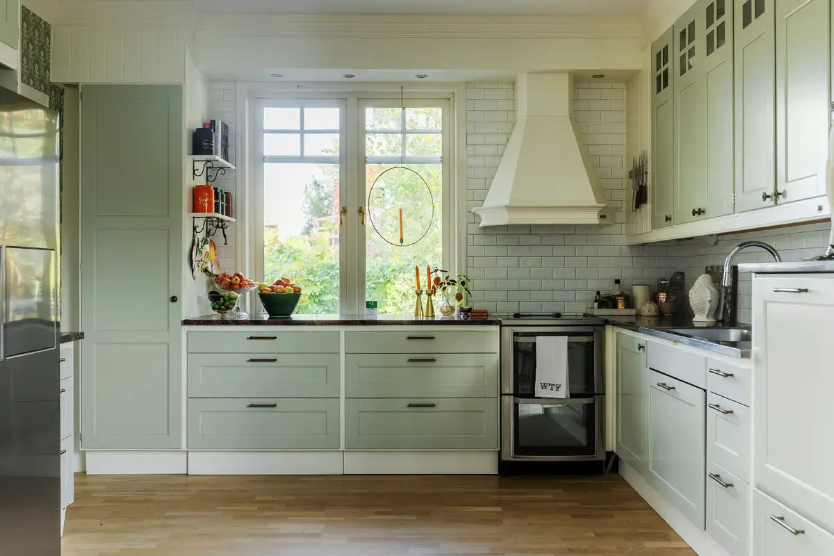 A 1920s Swedish House with a Classic Renovated Bathroom and a Lush Garden 15 1920s-house-renovated-bathroom-pretty-garden-stockholm-nordroom