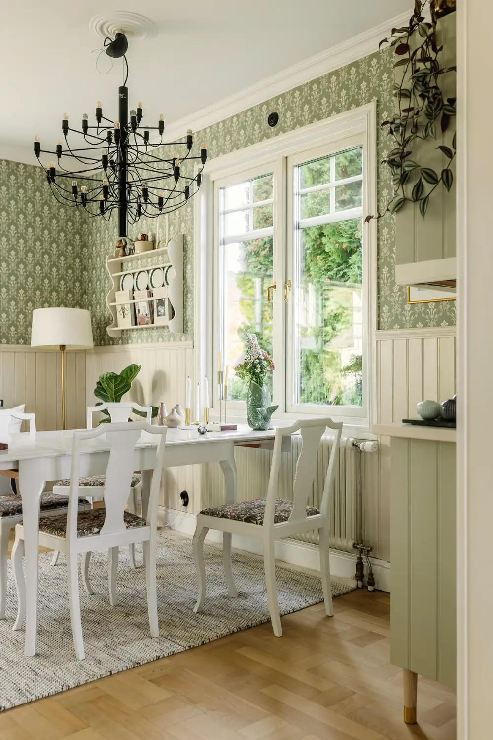 A 1920s Swedish House with a Classic Renovated Bathroom and a Lush Garden 12 1920s-house-renovated-bathroom-pretty-garden-stockholm-nordroom