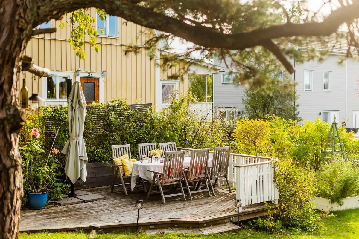 A 1920s Swedish House with a Classic Renovated Bathroom and a Lush Garden 30 1920s-house-renovated-bathroom-pretty-garden-stockholm-nordroom