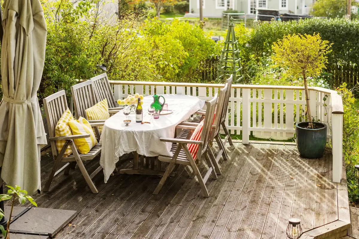 A 1920s Swedish House with a Classic Renovated Bathroom and a Lush Garden 29 1920s-house-renovated-bathroom-pretty-garden-stockholm-nordroom