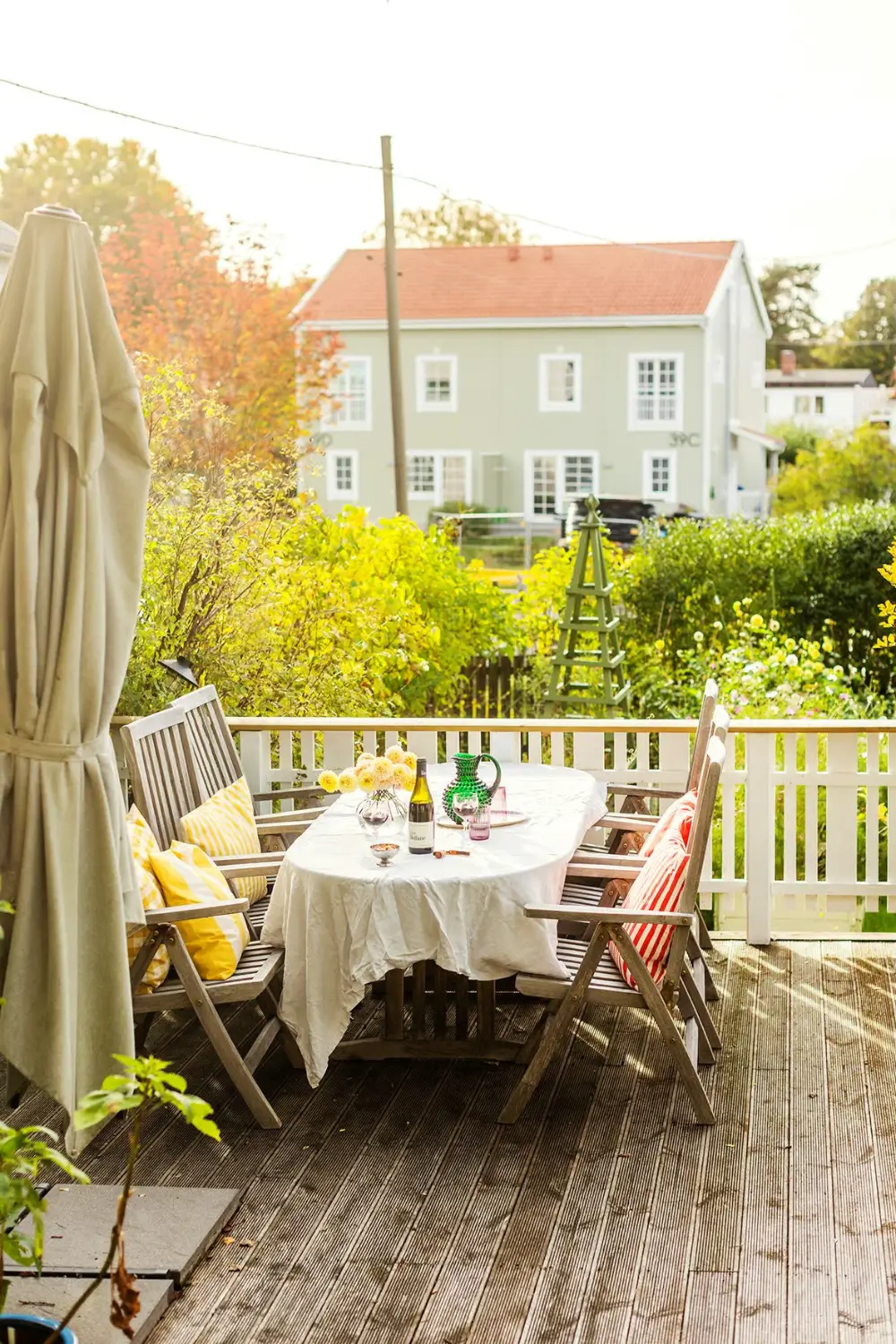 A 1920s Swedish House with a Classic Renovated Bathroom and a Lush Garden 28 1920s-house-renovated-bathroom-pretty-garden-stockholm-nordroom