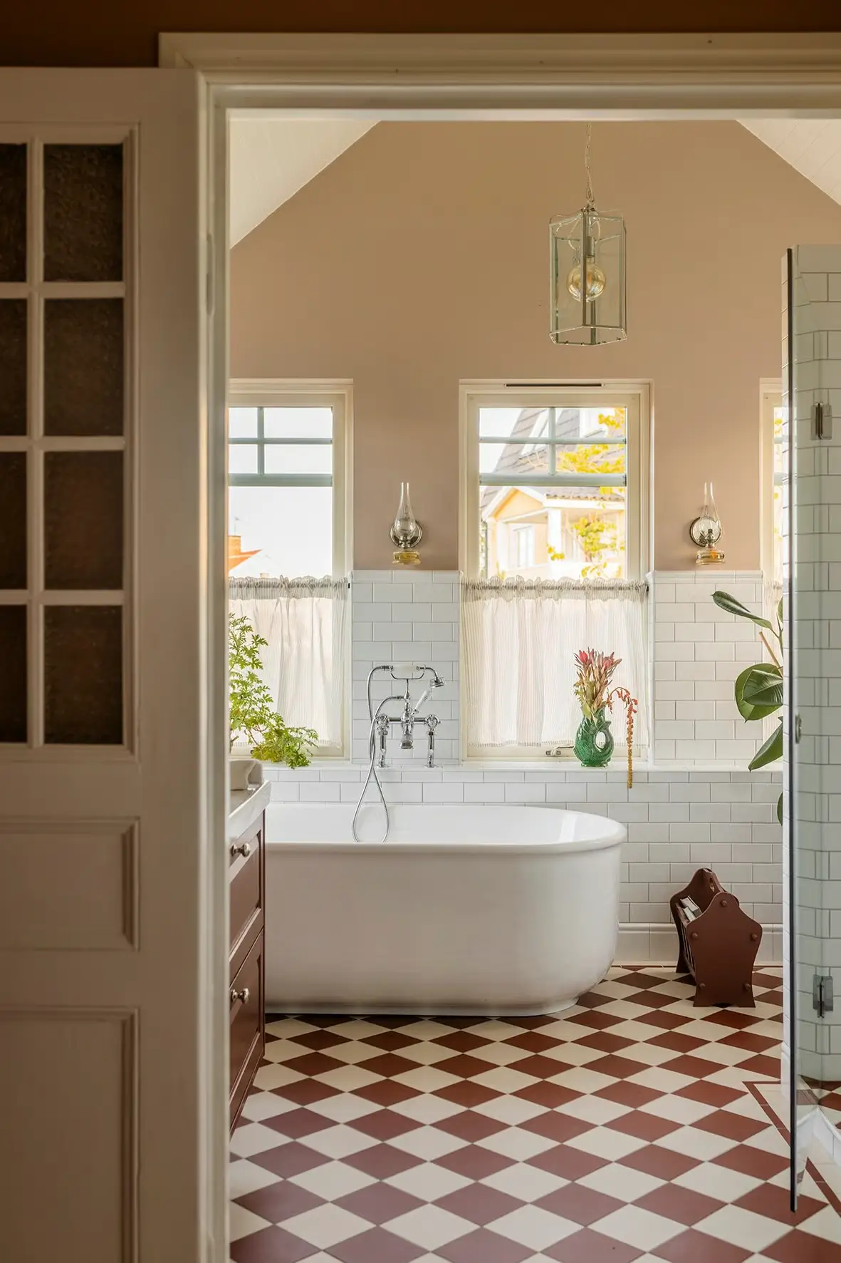 1920s-house-renovated-bathroom-pretty-garden-stockholm-nordroom