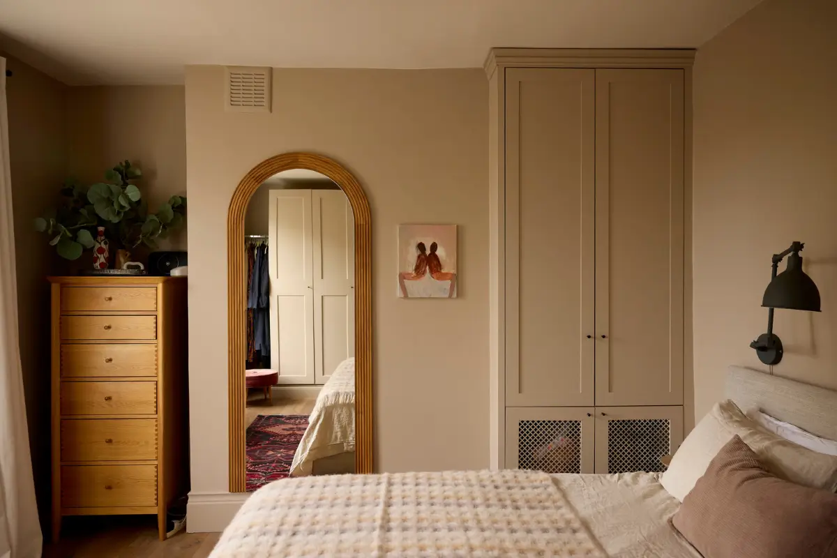 Serene Interiors in a Beautiful Renovated Family Home in London 20 calm-renovated-victorian-terrace-house-london