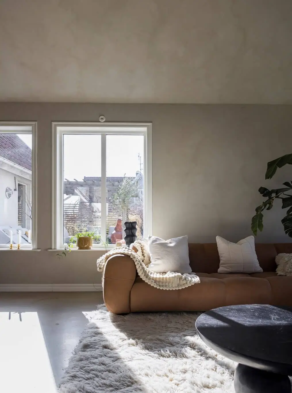 concrete-floors-natural-materials-south-sweden-home