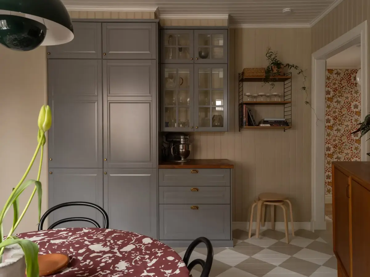 A Period-Style Kitchen is the Heart of the Home in this Swedish Apartment 16 cozy-kitchen-1910s-apartment-sweden-nordroom