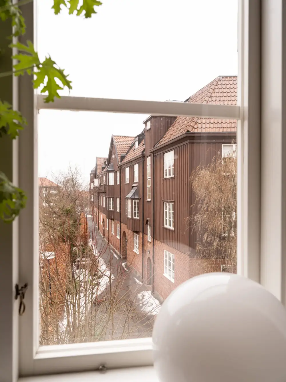 A Period-Style Kitchen is the Heart of the Home in this Swedish Apartment 22 cozy-kitchen-1910s-apartment-sweden-nordroom