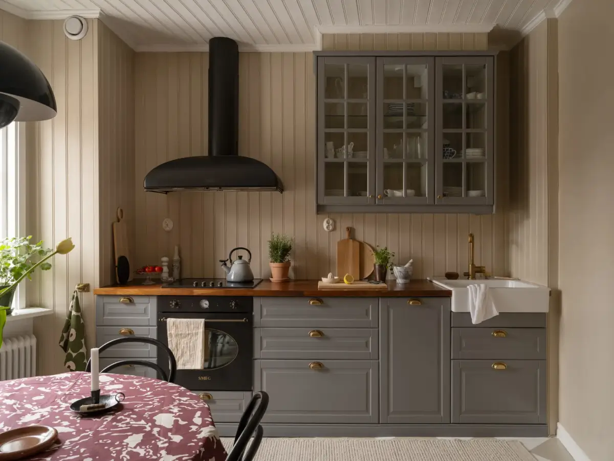 A Period-Style Kitchen is the Heart of the Home in this Swedish Apartment 10 cozy-kitchen-1910s-apartment-sweden-nordroom
