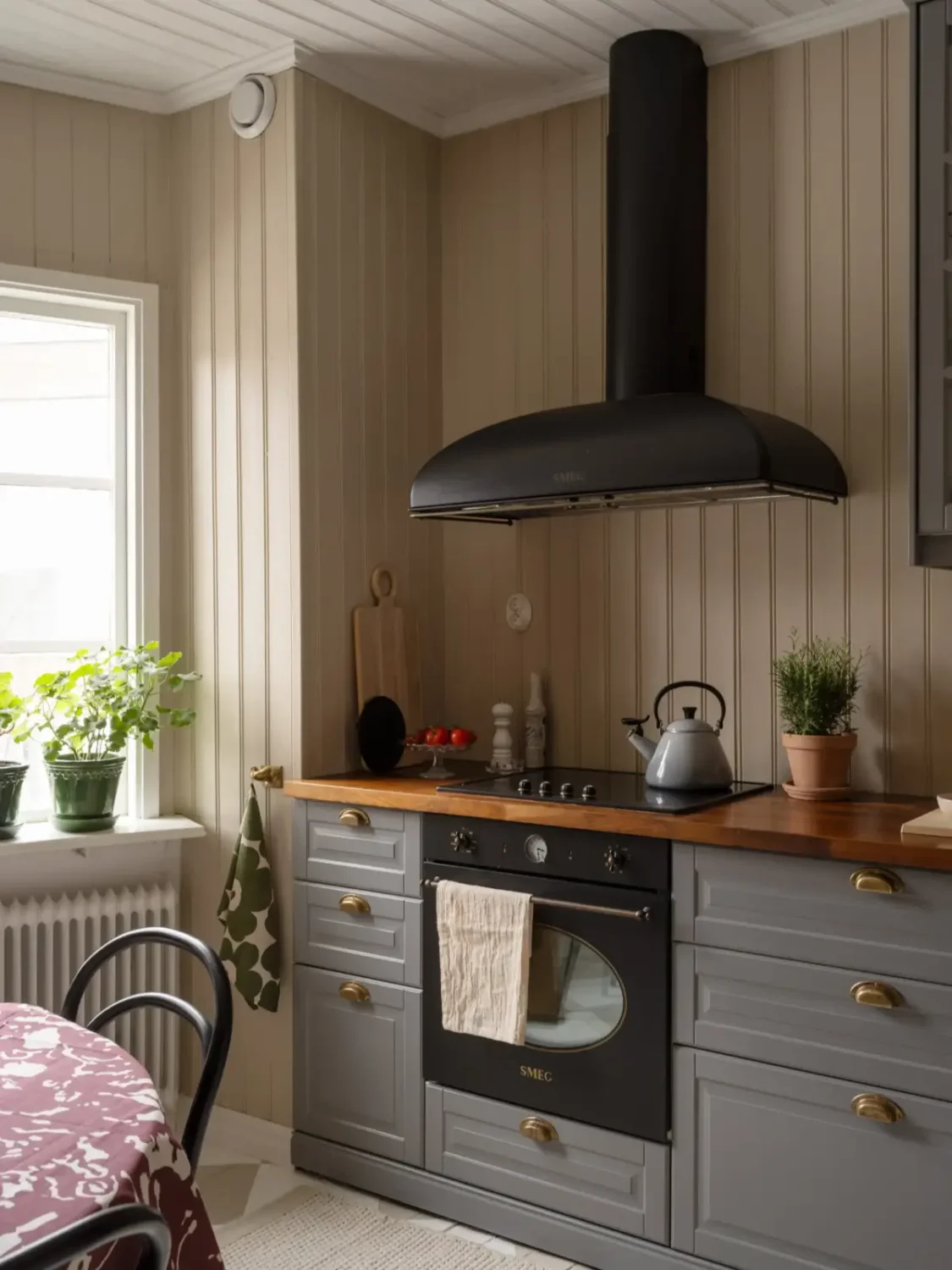 A Period-Style Kitchen is the Heart of the Home in this Swedish Apartment 12 cozy-kitchen-1910s-apartment-sweden-nordroom