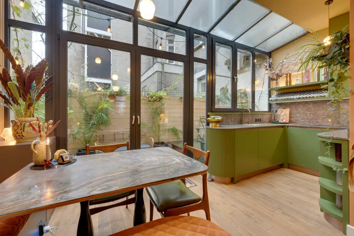 Warm Colors and a Small Garden in a Well-Planned Amsterdam Apartment 10 cozy-well-planned-amsterdam-apartment-small-garden