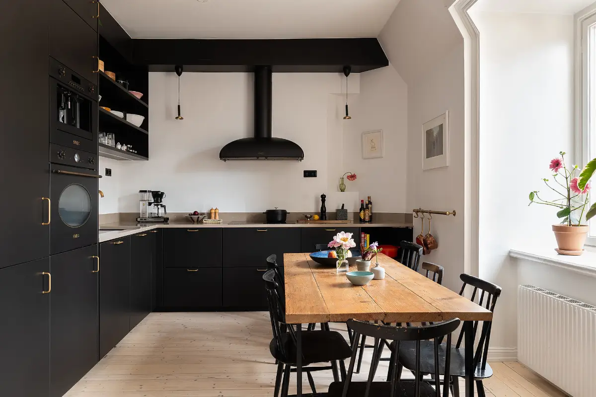 A Light Top-Floor Apartment with a Built-in Bookcase 10 floor-to-ceiling-bookcase-early-20th-century-apartment