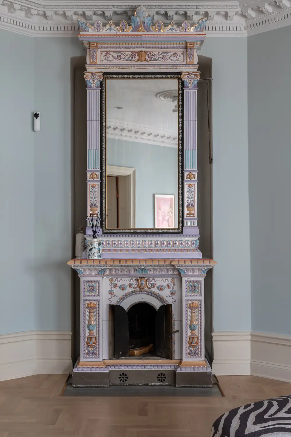 Pastel Tones and Wallpapers in a Grand Turn-of-the-Century Stockholm Apartment 4 grand-turn-of-the-century-apartment-stockholm