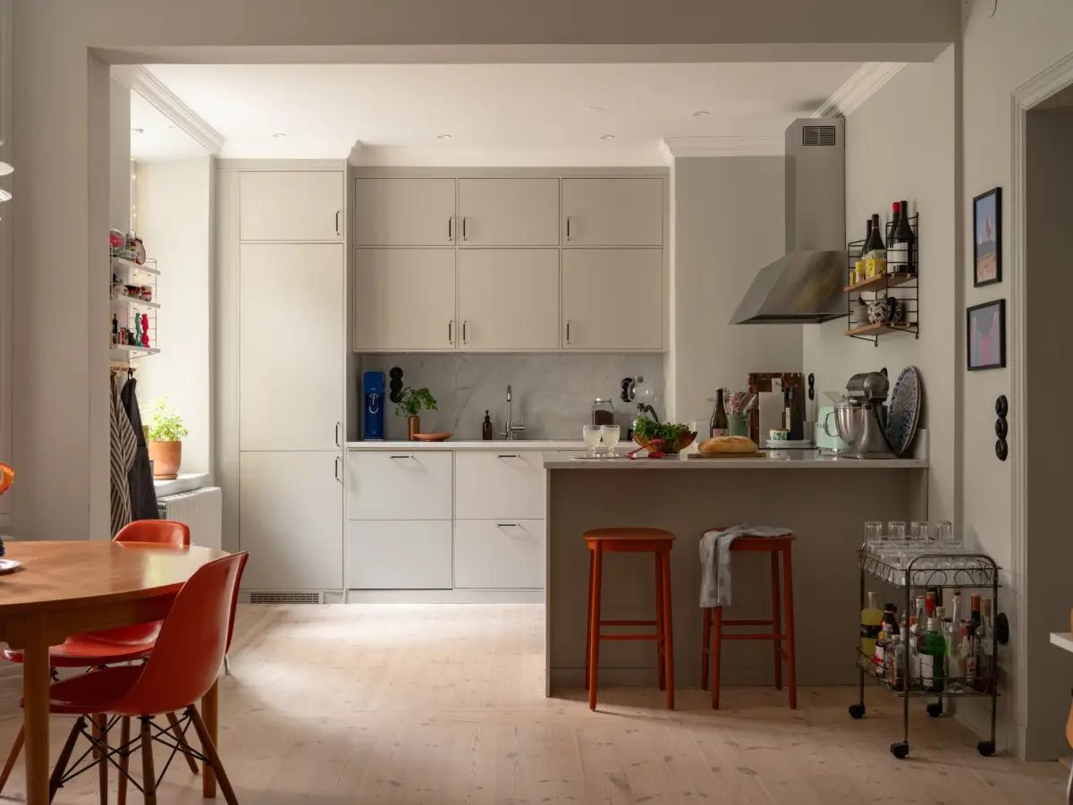 Built-in Storage and Period Features in a Ground Floor Stockholm Apartment 7 late-19th-century-ground-floor-scandinavian-apartment-nordroom