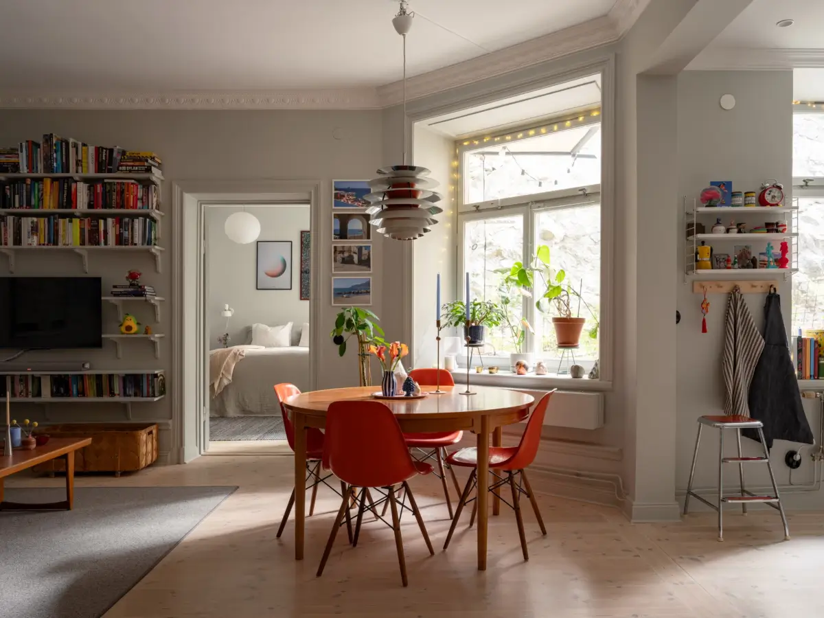 Built-in Storage and Period Features in a Ground Floor Stockholm Apartment 6 late-19th-century-ground-floor-scandinavian-apartment-nordroom
