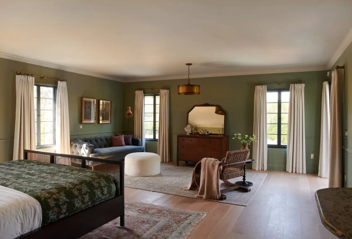 Light and Dark Tones in a Beautiful Windsor Square Home 12 light-and-dark-windsor-square-house-los-angeles