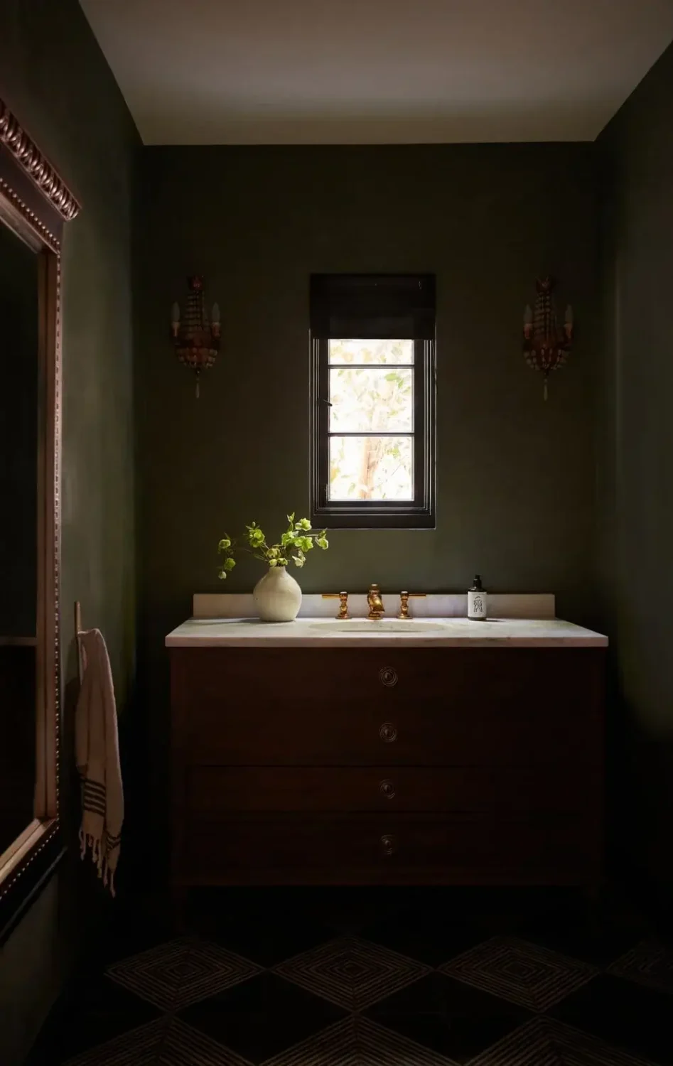 Light and Dark Tones in a Beautiful Windsor Square Home 8 light-and-dark-windsor-square-house-los-angeles