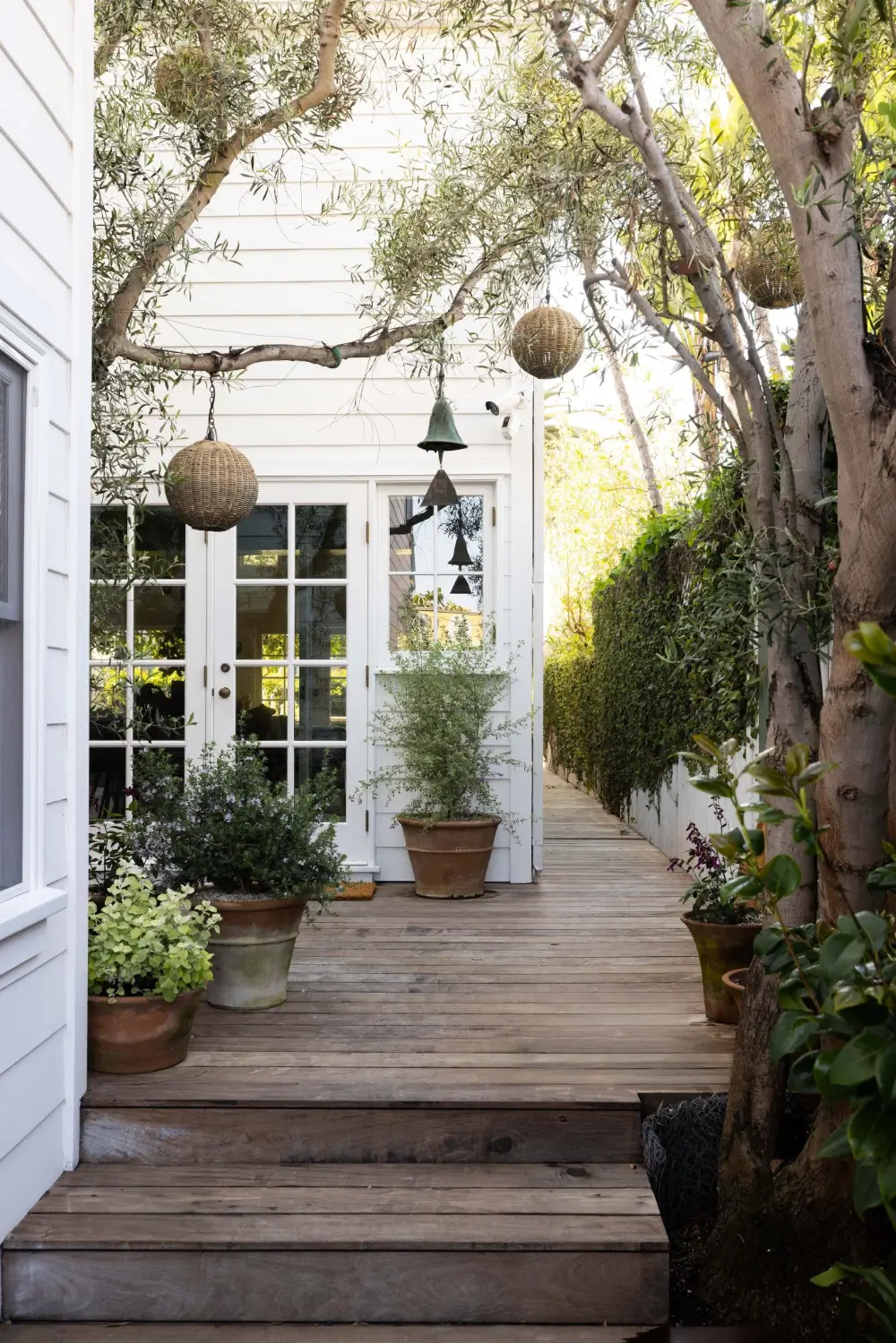 light-filled-house-venice-canals-los-angeles