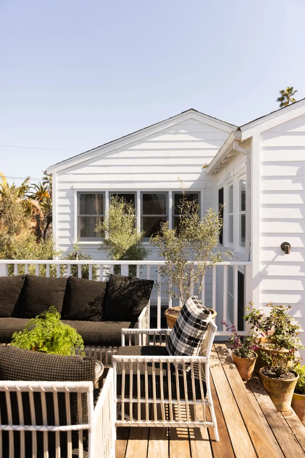 light-filled-house-venice-canals-los-angeles
