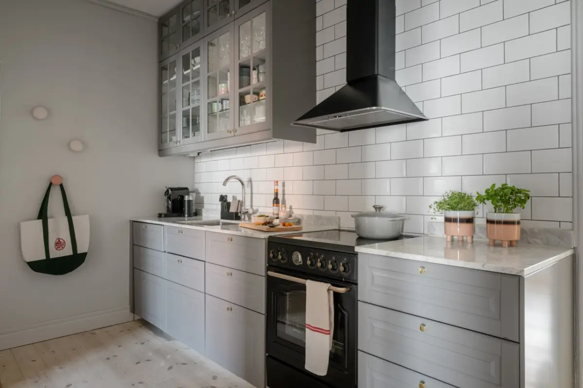 Pink and Green Rooms in a Bright Early 20th-Century Apartment 18 light-filled-swedish-apartment-pink-bedroom-nordroom