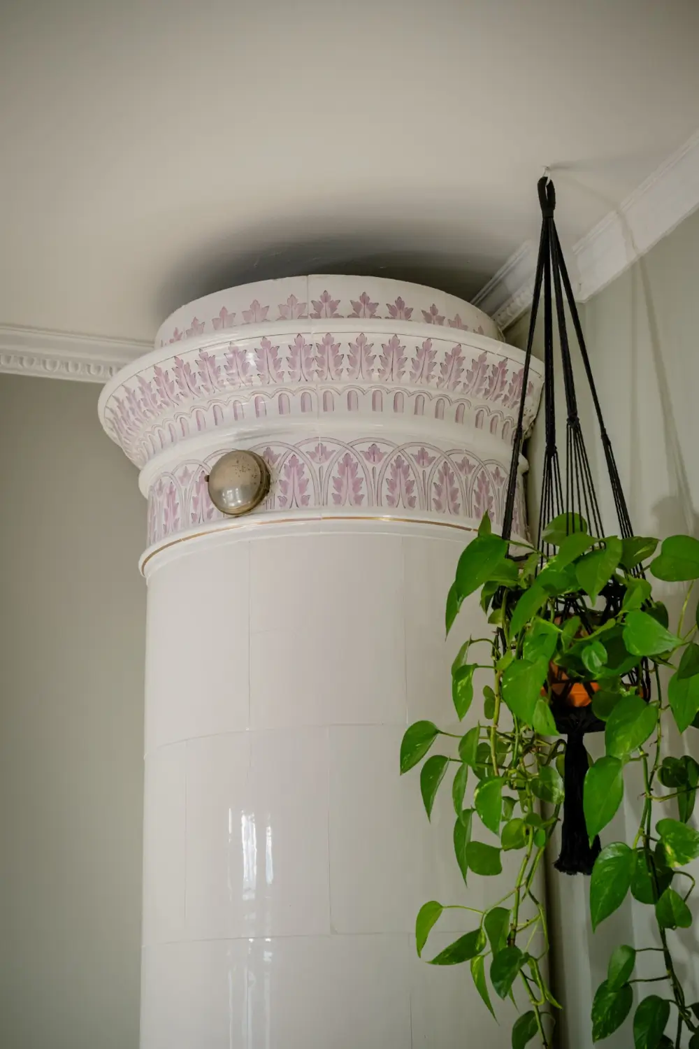 Pink and Green Rooms in a Bright Early 20th-Century Apartment 12 light-filled-swedish-apartment-pink-bedroom-nordroom