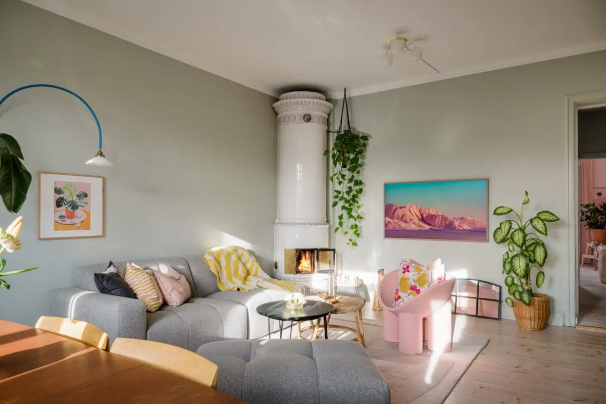 Pink and Green Rooms in a Bright Early 20th-Century Apartment 15 light-filled-swedish-apartment-pink-bedroom-nordroom