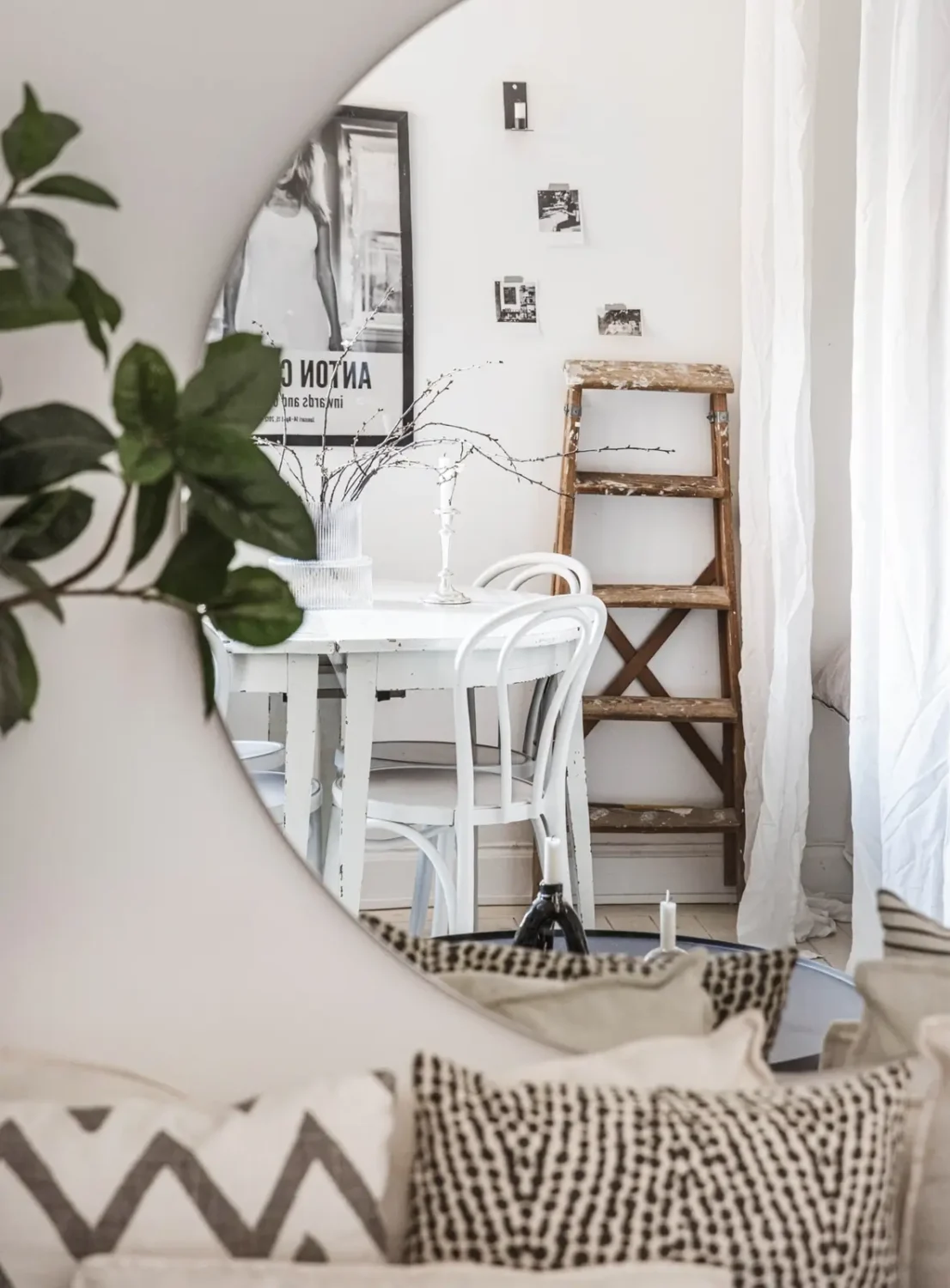 A Monochrome and Stylish Scandinavian Studio Apartment 14 monochrome-scandinavian-studio-apartment-curtain-room-divider-nordroom