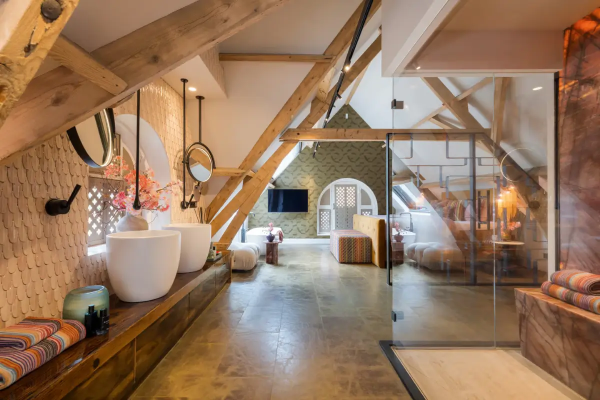Luxurious Interiors and Natural Materials in A Historic City Villa 17 natural-materials-world-influences-luxurious-home-netherlands