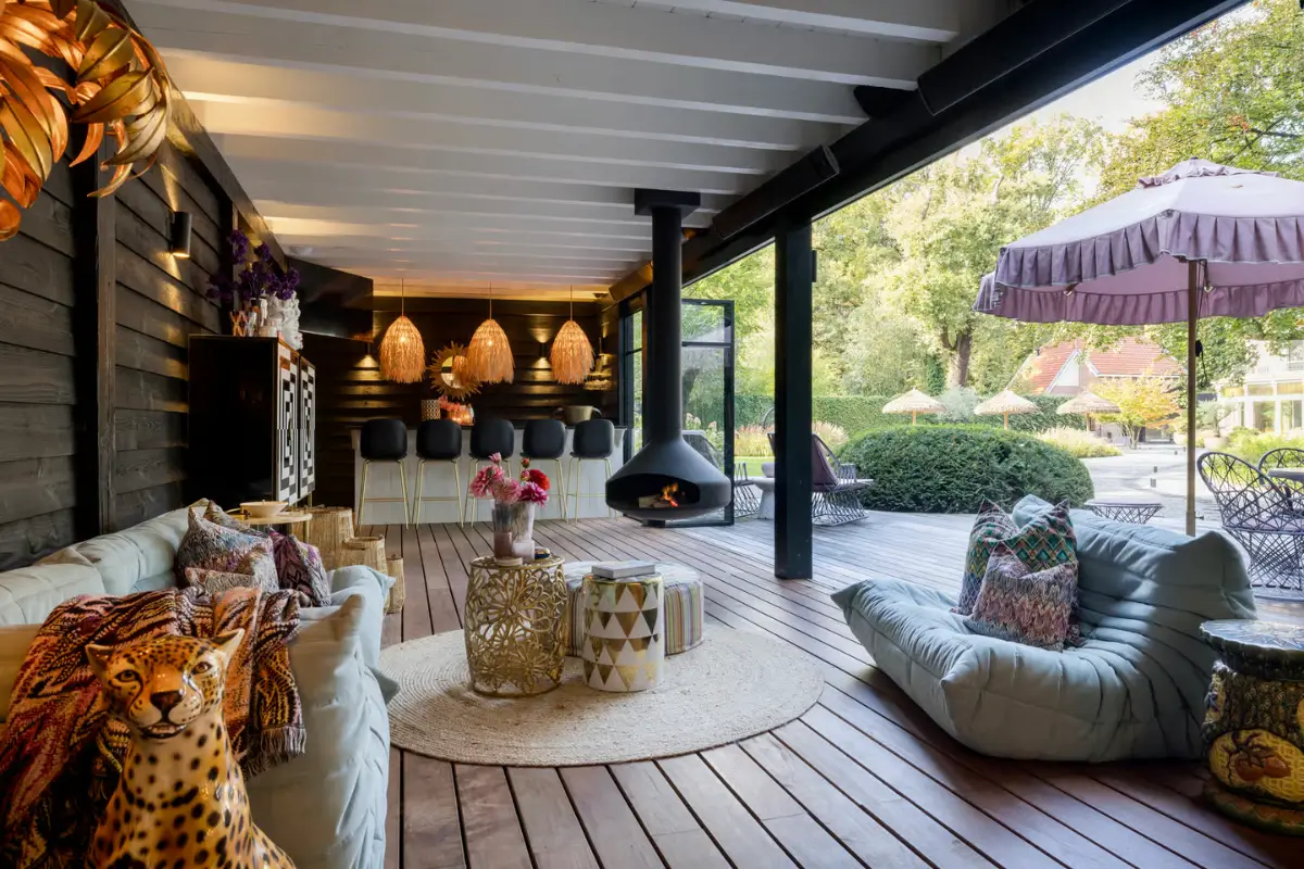 Luxurious Interiors and Natural Materials in A Historic City Villa 23 natural-materials-world-influences-luxurious-home-netherlands