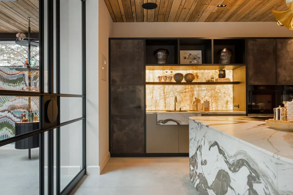 Luxurious Interiors and Natural Materials in A Historic City Villa 7 natural-materials-world-influences-luxurious-home-netherlands