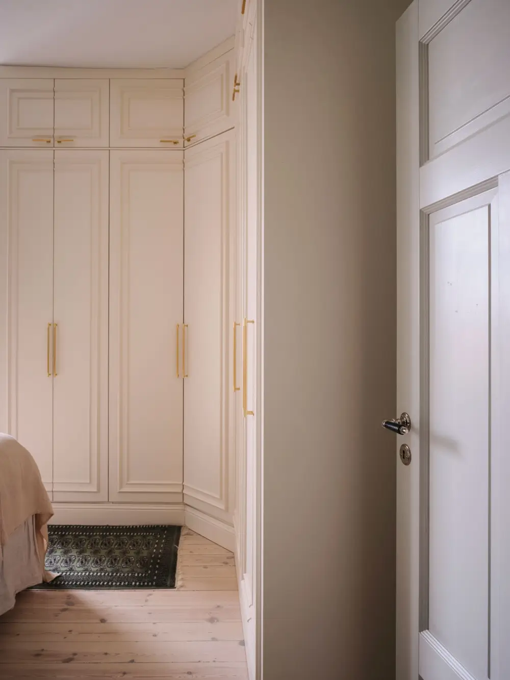 A Spacious Turn-of-the-Century Apartment Painted in Pink, Beige, and Green Tones 20 pink-green-beige-tones-spacious-turn-of-the-century-apartment-stockholm-nordroom