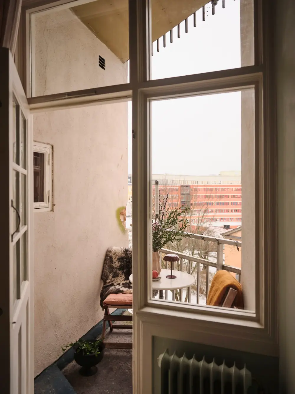 A Spacious Turn-of-the-Century Apartment Painted in Pink, Beige, and Green Tones 22 pink-green-beige-tones-spacious-turn-of-the-century-apartment-stockholm-nordroom
