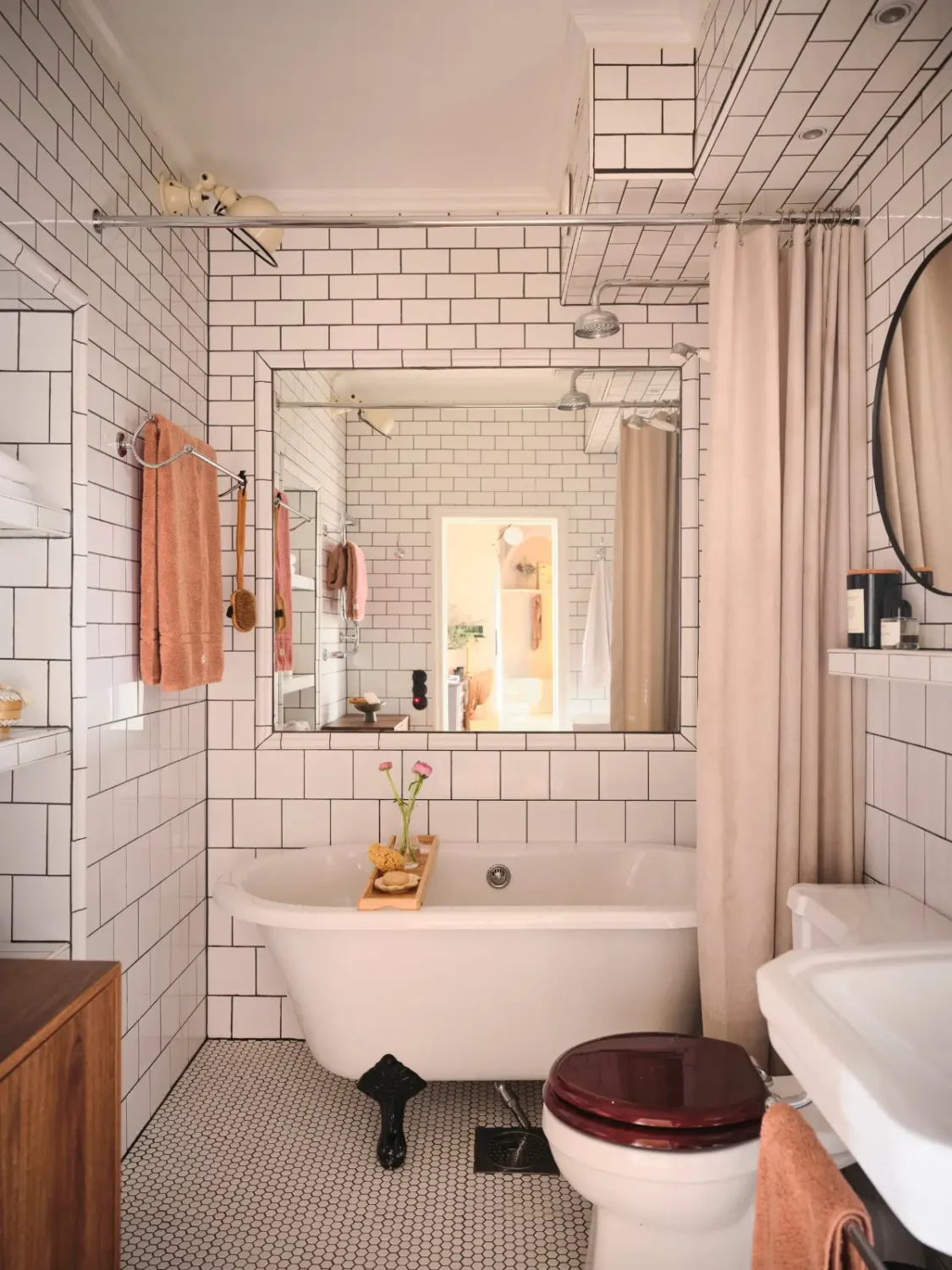 A Spacious Turn-of-the-Century Apartment Painted in Pink, Beige, and Green Tones 28 pink-green-beige-tones-spacious-turn-of-the-century-apartment-stockholm-nordroom