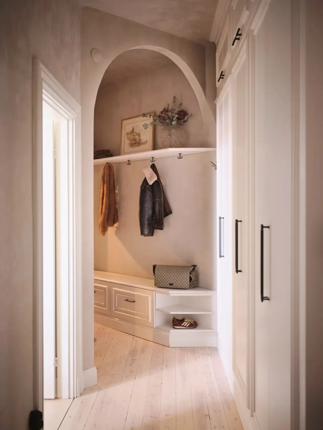 A Spacious Turn-of-the-Century Apartment Painted in Pink, Beige, and Green Tones 33 pink-green-beige-tones-spacious-turn-of-the-century-apartment-stockholm-nordroom