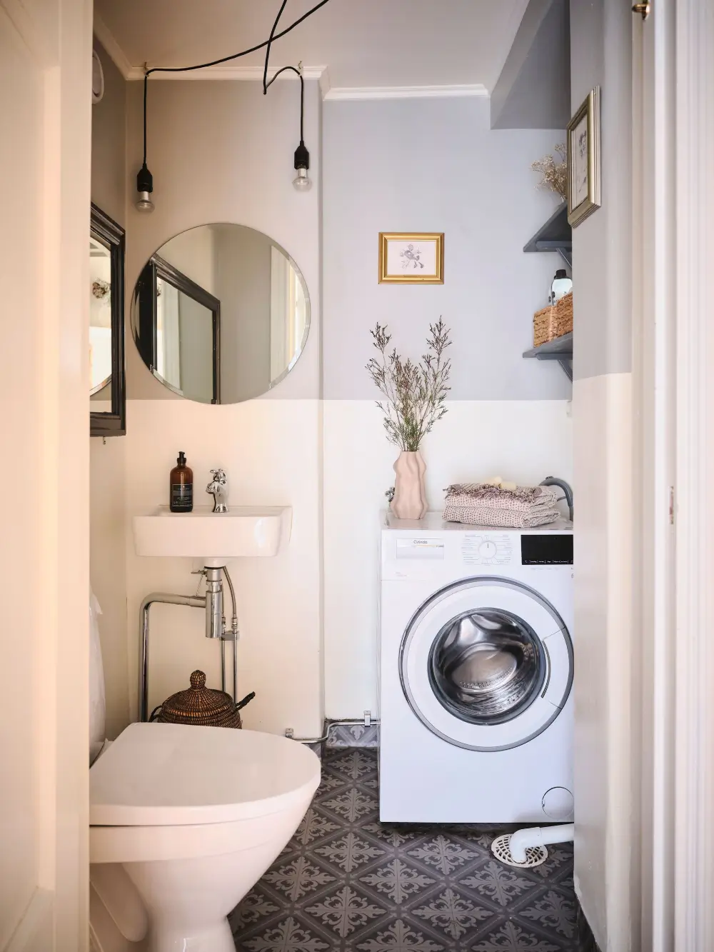 A Spacious Turn-of-the-Century Apartment Painted in Pink, Beige, and Green Tones 32 pink-green-beige-tones-spacious-turn-of-the-century-apartment-stockholm-nordroom