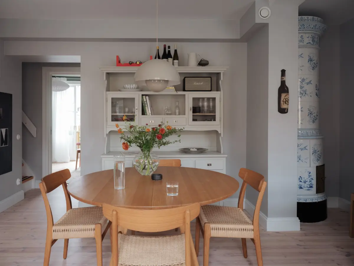 A Serene Duplex Apartment Pairs Period Elements with Modern Comforts 14 renovated-19th-century-duplex-apartment-sweden-nordroom