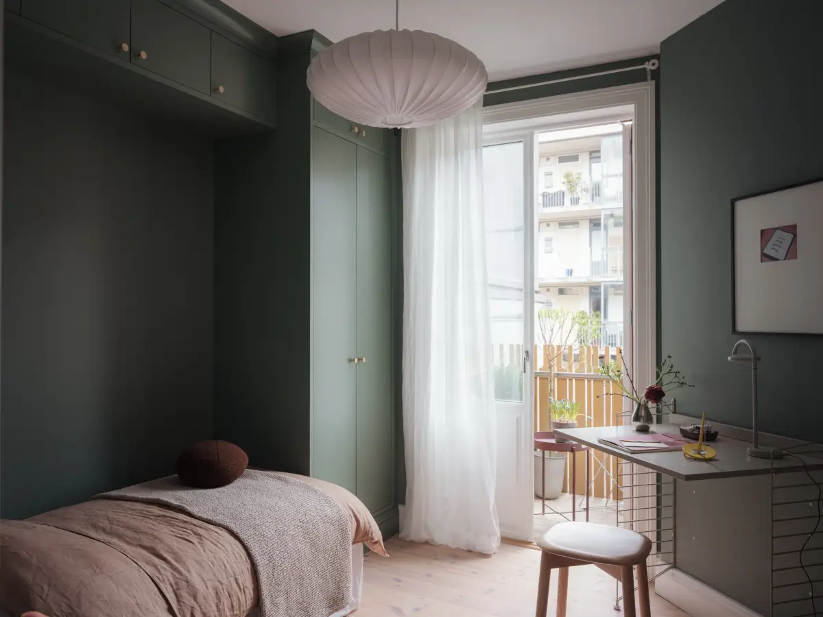 A Serene Duplex Apartment Pairs Period Elements with Modern Comforts 19 renovated-19th-century-duplex-apartment-sweden-nordroom