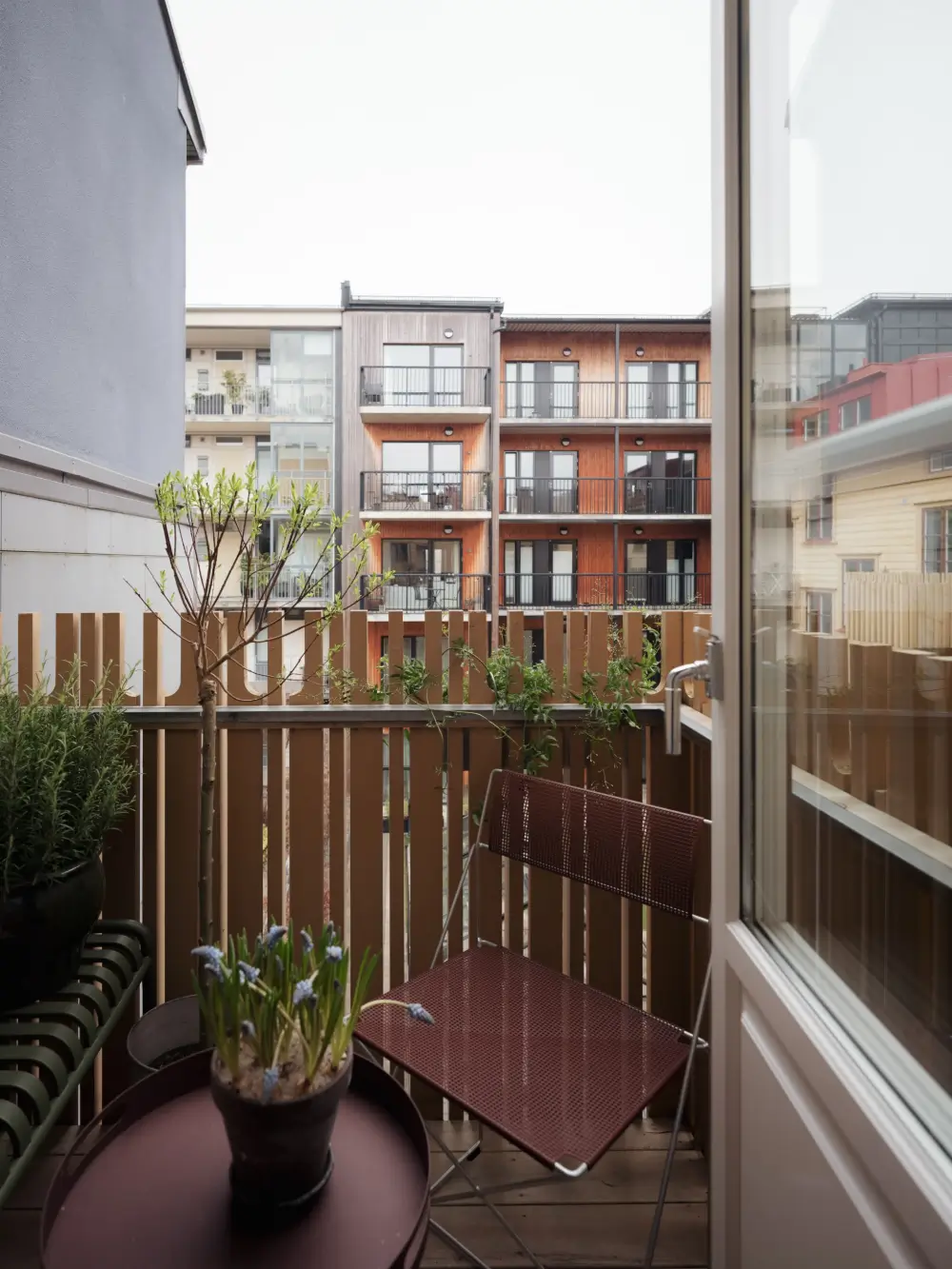 A Serene Duplex Apartment Pairs Period Elements with Modern Comforts 23 renovated-19th-century-duplex-apartment-sweden-nordroom