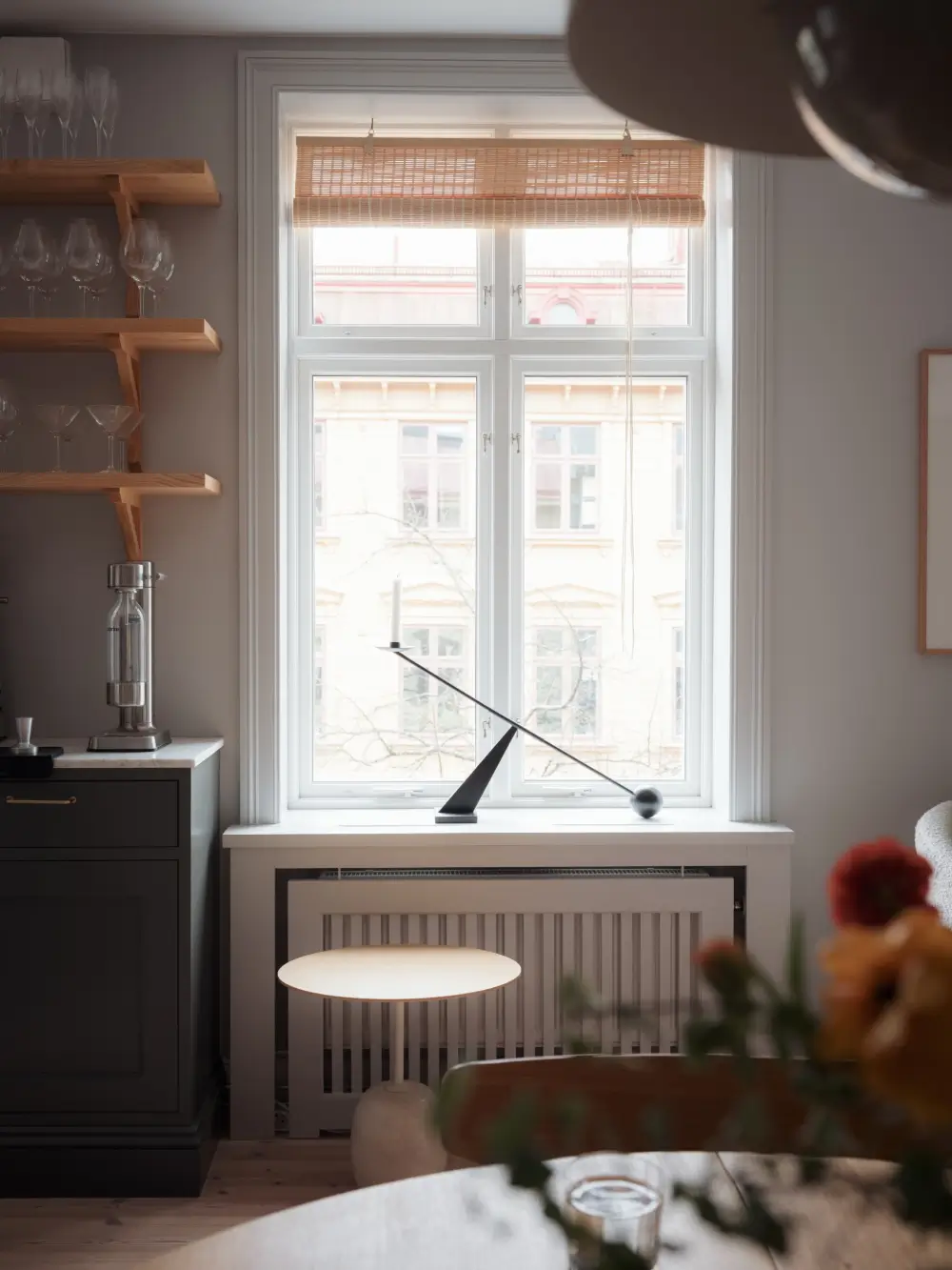 A Serene Duplex Apartment Pairs Period Elements with Modern Comforts 5 renovated-19th-century-duplex-apartment-sweden-nordroom
