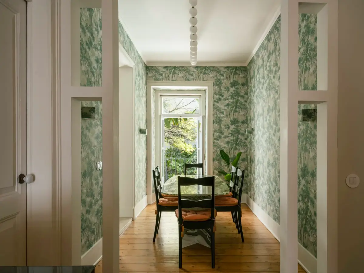 Rich Colors and Period Features in a Renovated Garden Apartment in Lisbon 11 renovated-garden-apartment-lisbon-nordroom