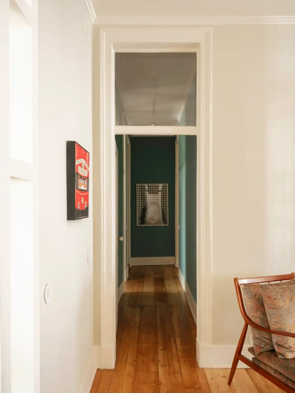 Rich Colors and Period Features in a Renovated Garden Apartment in Lisbon 19 renovated-garden-apartment-lisbon-nordroom