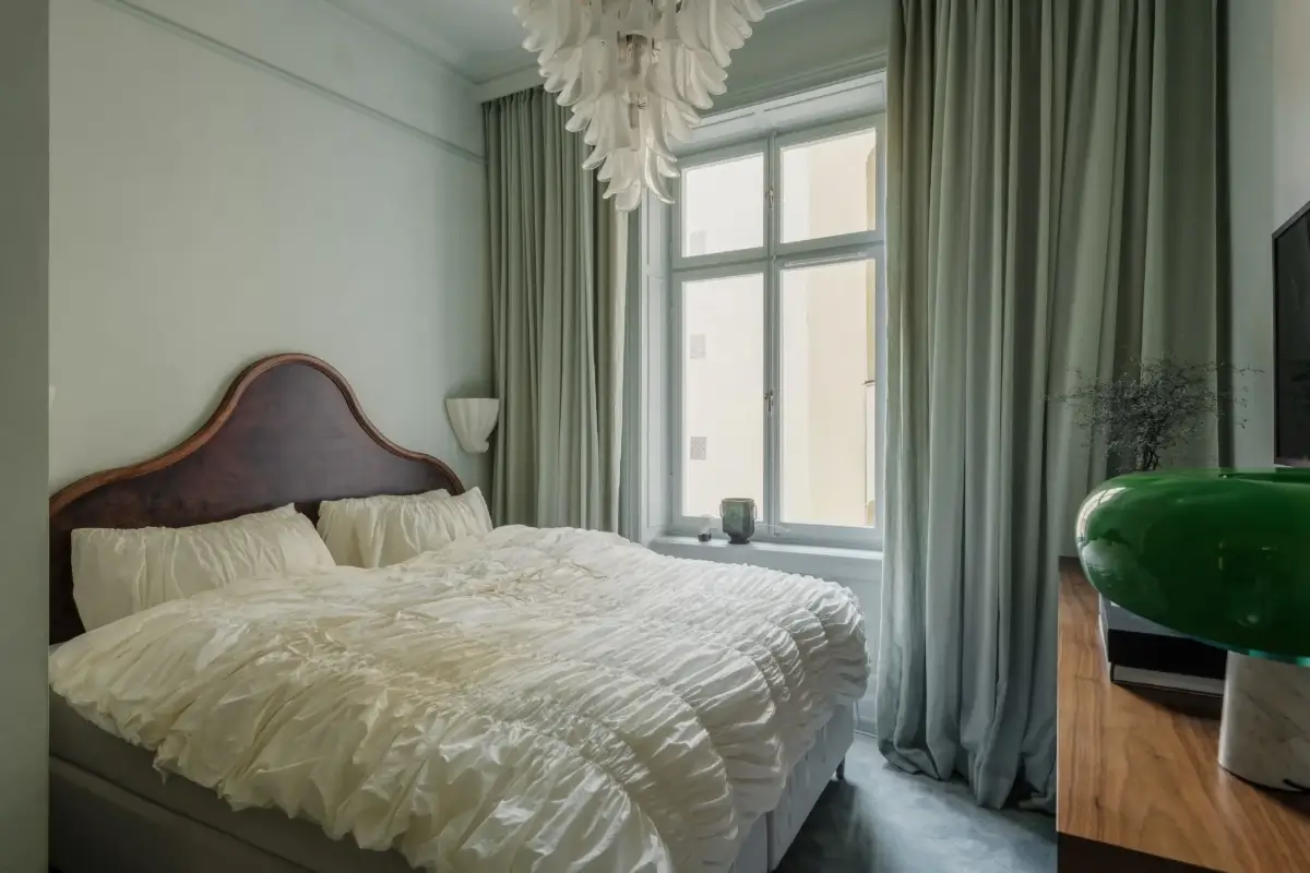 Turn-of-the-Century Charm and Design Classics in a Stockholm Apartment 16 renovated-turn-of-the-century-apartment-stockholm-nordroom