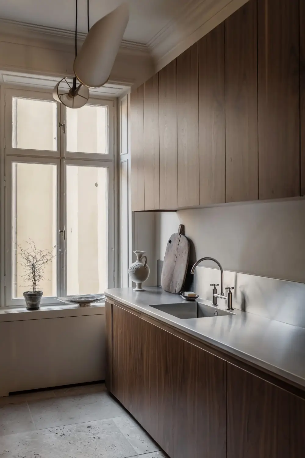 Turn-of-the-Century Charm and Design Classics in a Stockholm Apartment 13 renovated-turn-of-the-century-apartment-stockholm-nordroom