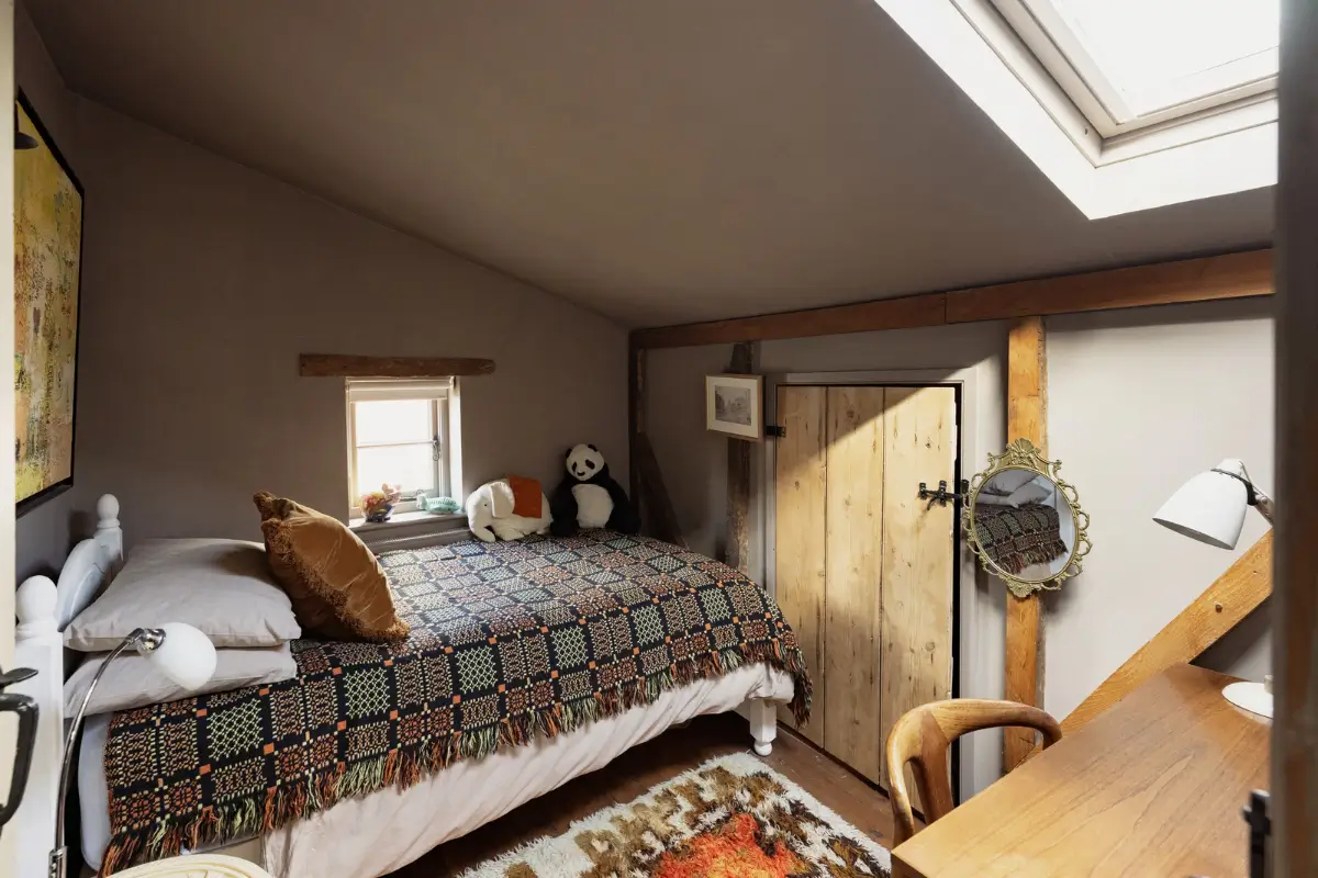 A 19th-Century Old Bank House is a Cozy and Rustic Family Home 23 restored-former-bank-house-england