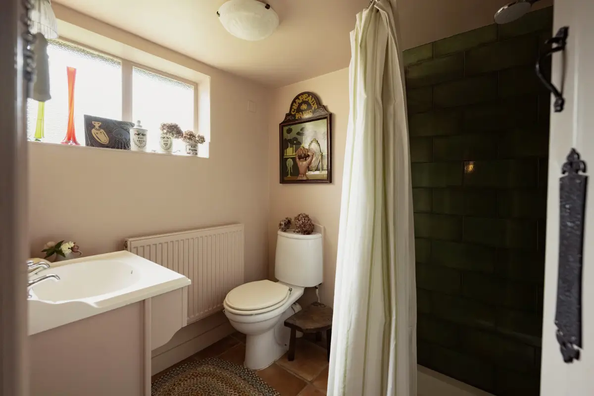 A 19th-Century Old Bank House is a Cozy and Rustic Family Home 24 restored-former-bank-house-england