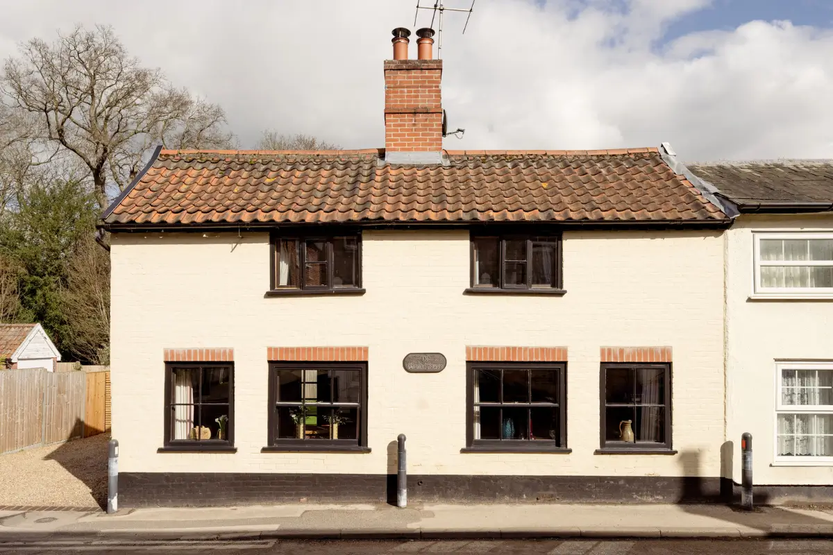 A 19th-Century Old Bank House is a Cozy and Rustic Family Home 28 restored-former-bank-house-england