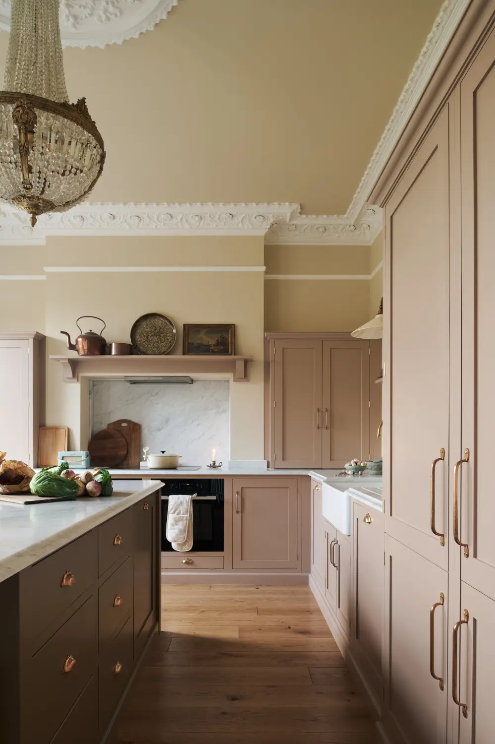 A Romantic Pink deVOL Kitchen in an Edwardian Villa 12 romantic-light-pink-devol-shaker-kitchen-nordroom
