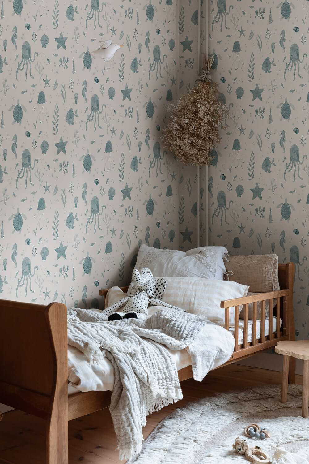 26 Children's Bedrooms Decorated with Animal Wallpaper 16 sandberg-della-wallpaper-childrens-room-nordroom