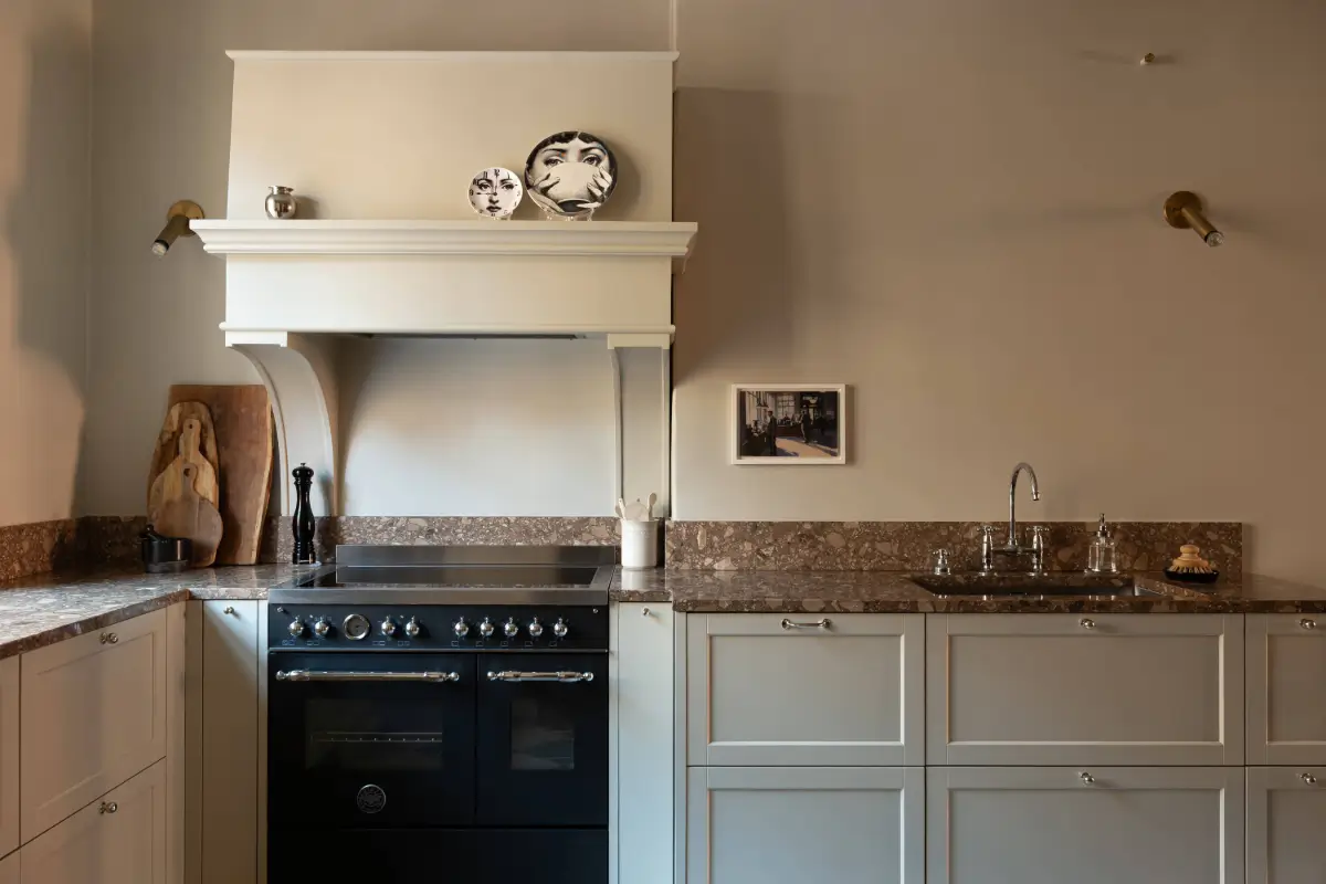 A Spacious Kitchen and Dining Area in a Serene Stockholm Apartment 18 serene-renovated-apartment-large-kitchen-nordroom