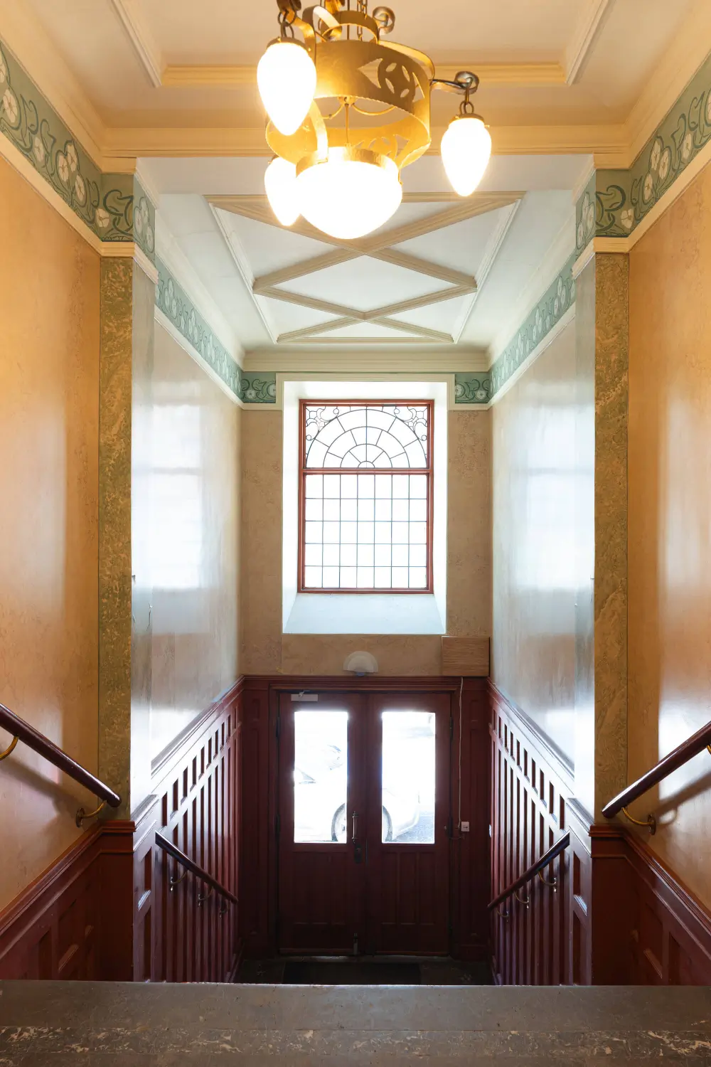 A Spacious Kitchen and Dining Area in a Serene Stockholm Apartment 25 serene-renovated-apartment-large-kitchen-nordroom