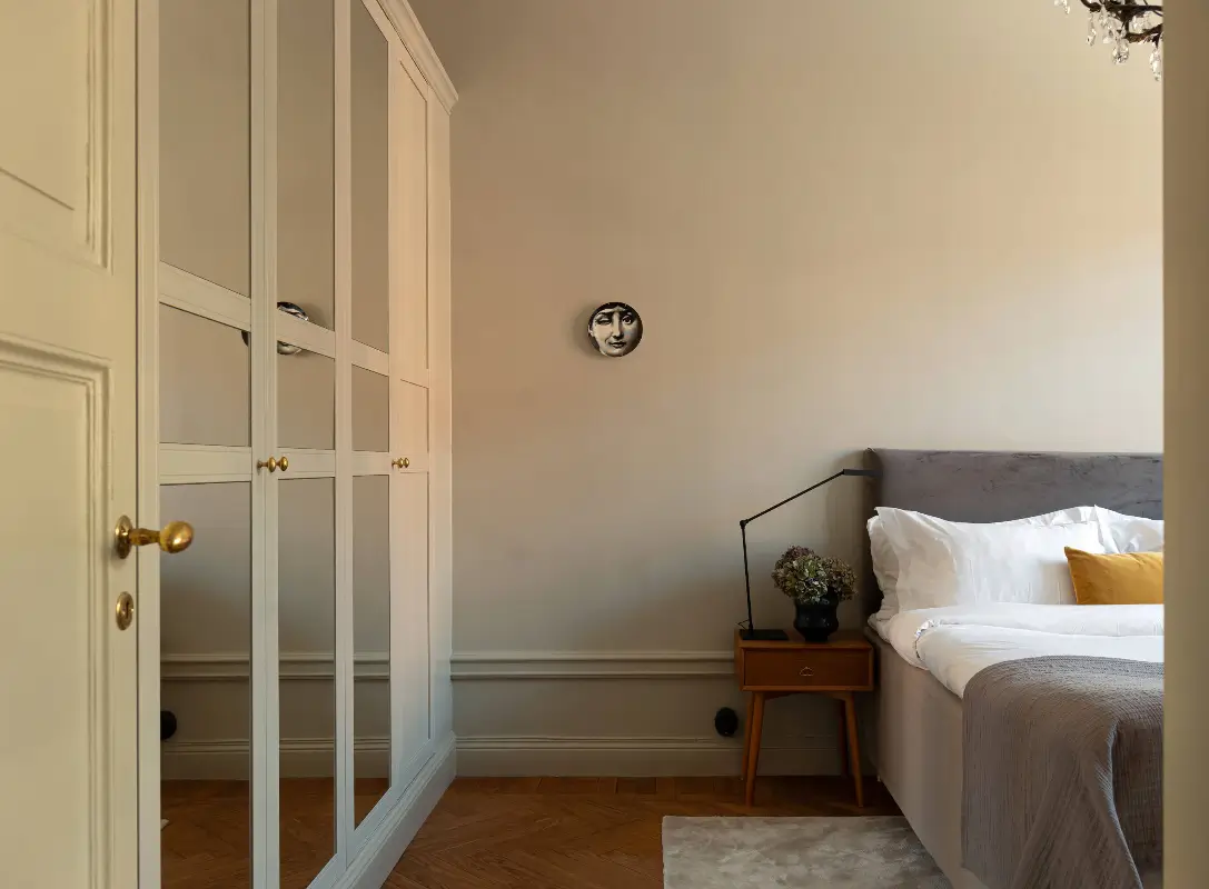 A Spacious Kitchen and Dining Area in a Serene Stockholm Apartment 8 serene-renovated-apartment-large-kitchen-nordroom