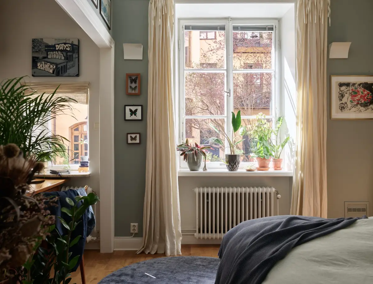 A Small Ground Floor Apartment with Cozy Nooks, Plants, and an IKEA Kitchen 13 small-ground-floor-apartment-stockholm-nordroom